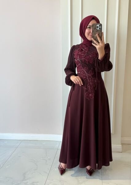 4572 Loresa Abiye