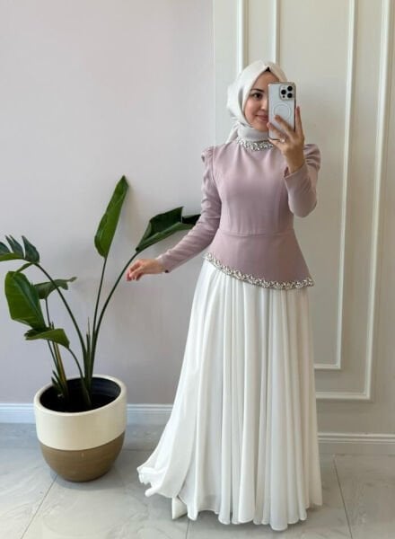 4418 Mina Abiye