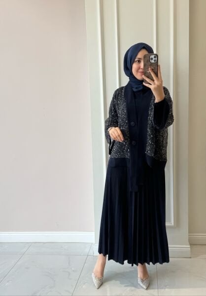 6580 File Detaylı Etekli Takım