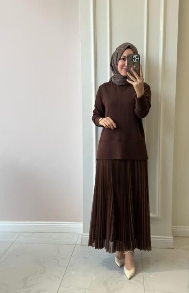 009 Liva Elbise